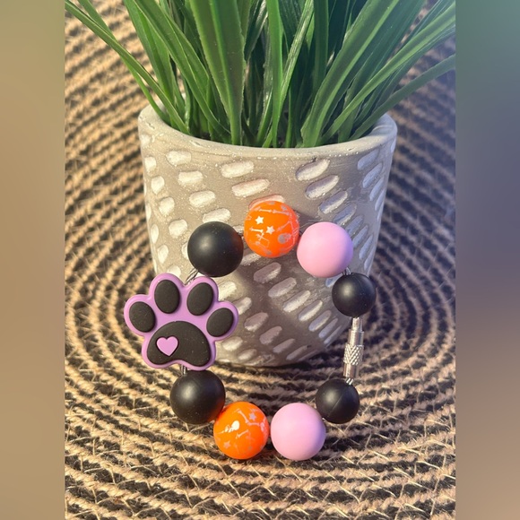 Paw Tumbler Charm - Picture 1 of 1